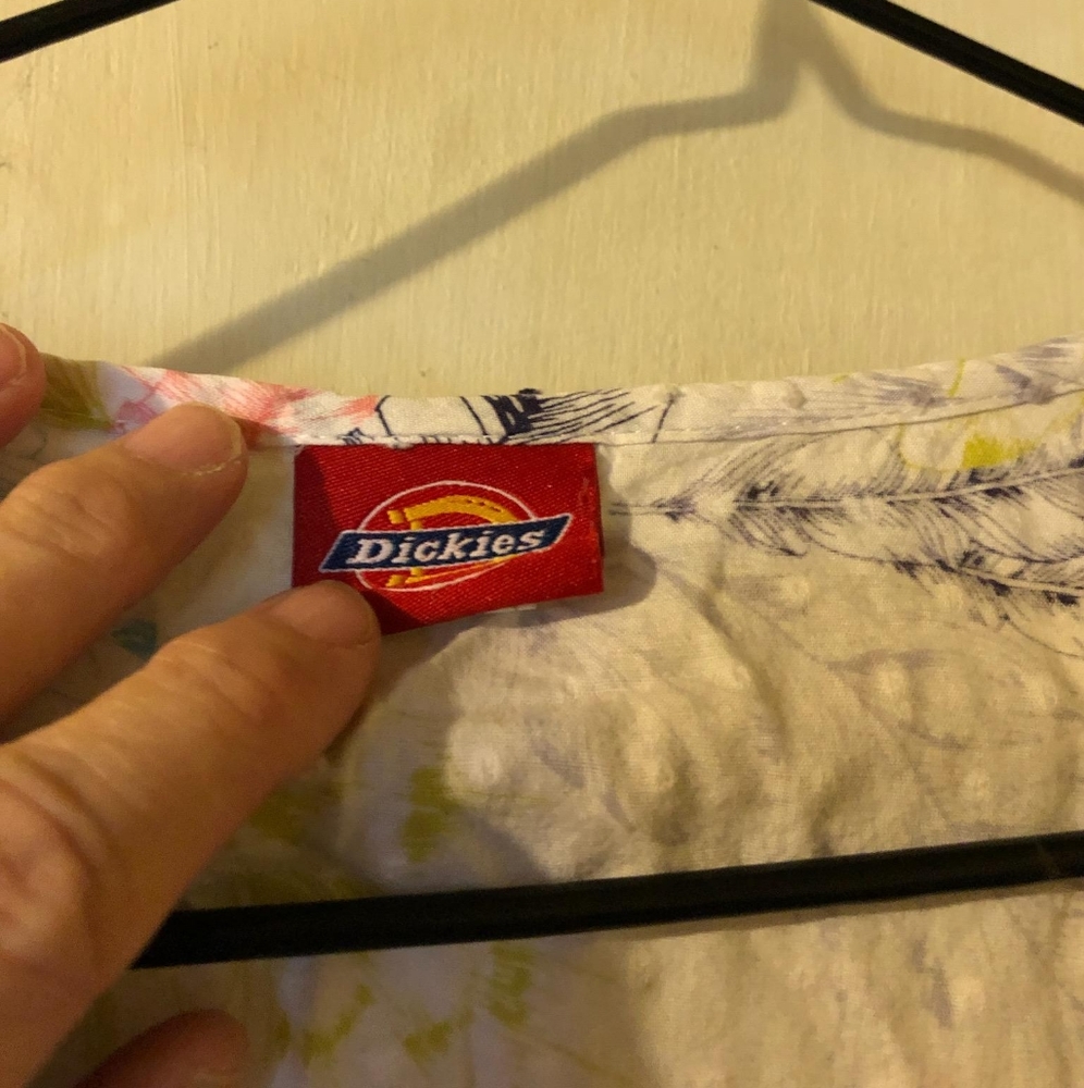 DICKIES SCRUB TOP - Picture 3 of 5